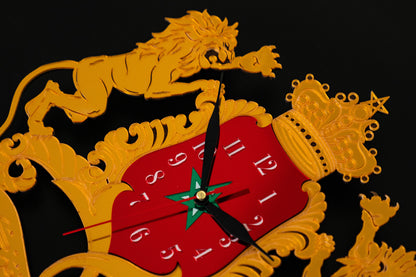 Horloge Murale Royale avec Blason Doré – Style Classique